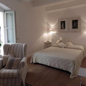 Camera standard con letto king size